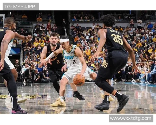 印第安步行者与克利夫兰骑士队员的精彩对决分析与球员表现评估